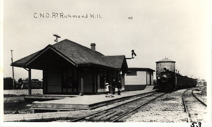 A train arriving at the Canadian Northern (later Canadian National) Railway station in Richmond Hill. - Courtesy of RHPL