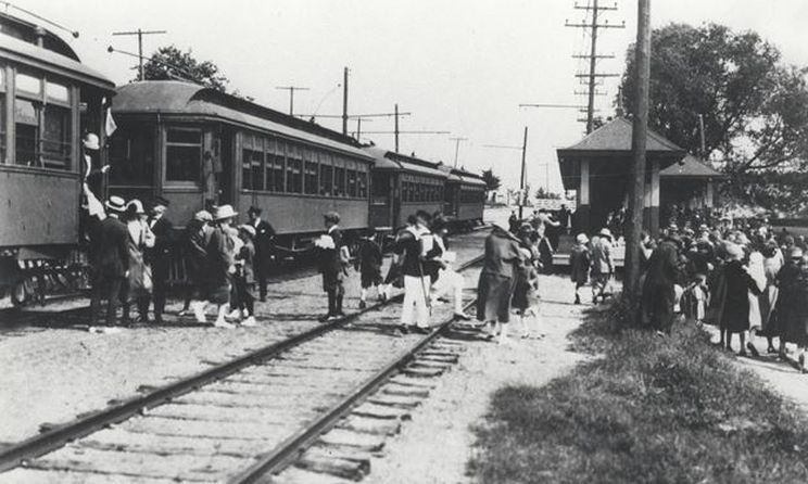 The Radial Railway arriving at Bond Lake Park in June 1924. - Toronto Public Library photo